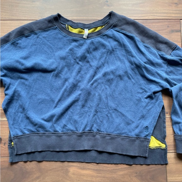 Free People FP Movement Split Side Pull Over Knit Size XS - Picture 4 of 7